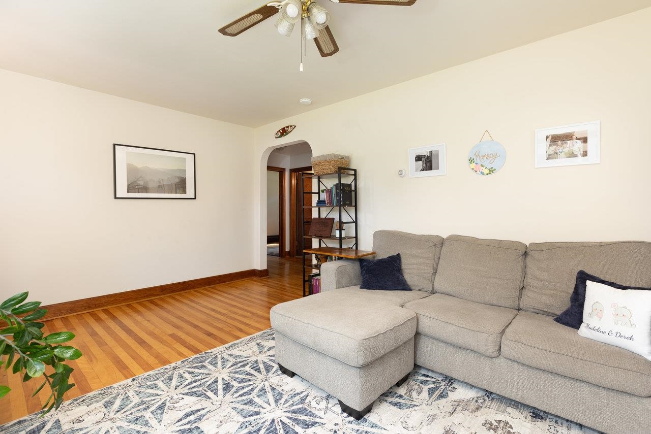 122 FRASER LN