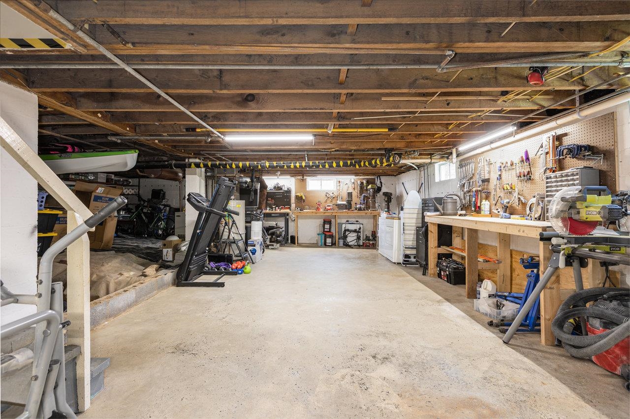 122 FRASER LN