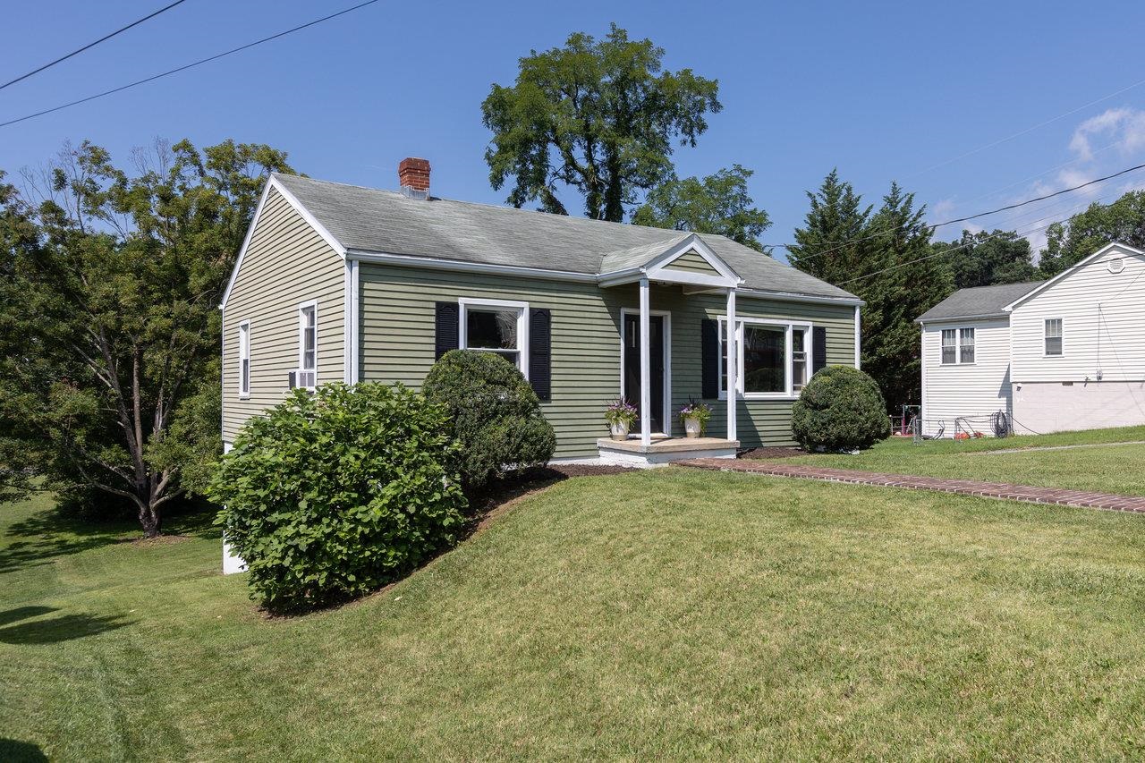 122 FRASER LN