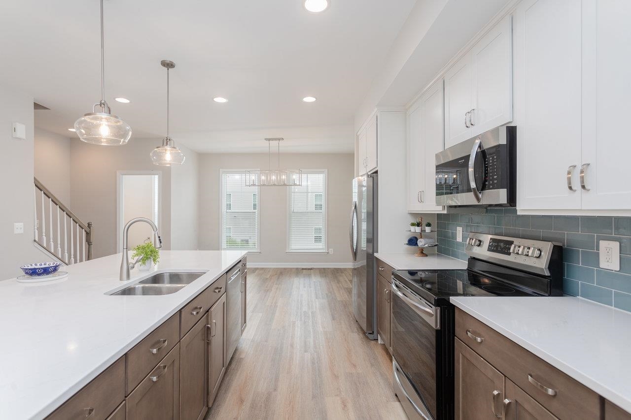 3389 MONTEREY DR
