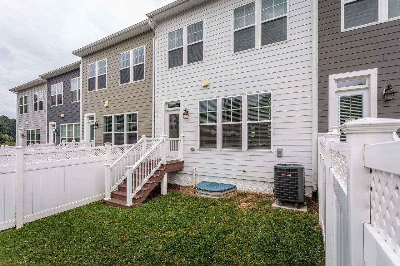 3389 MONTEREY DR
