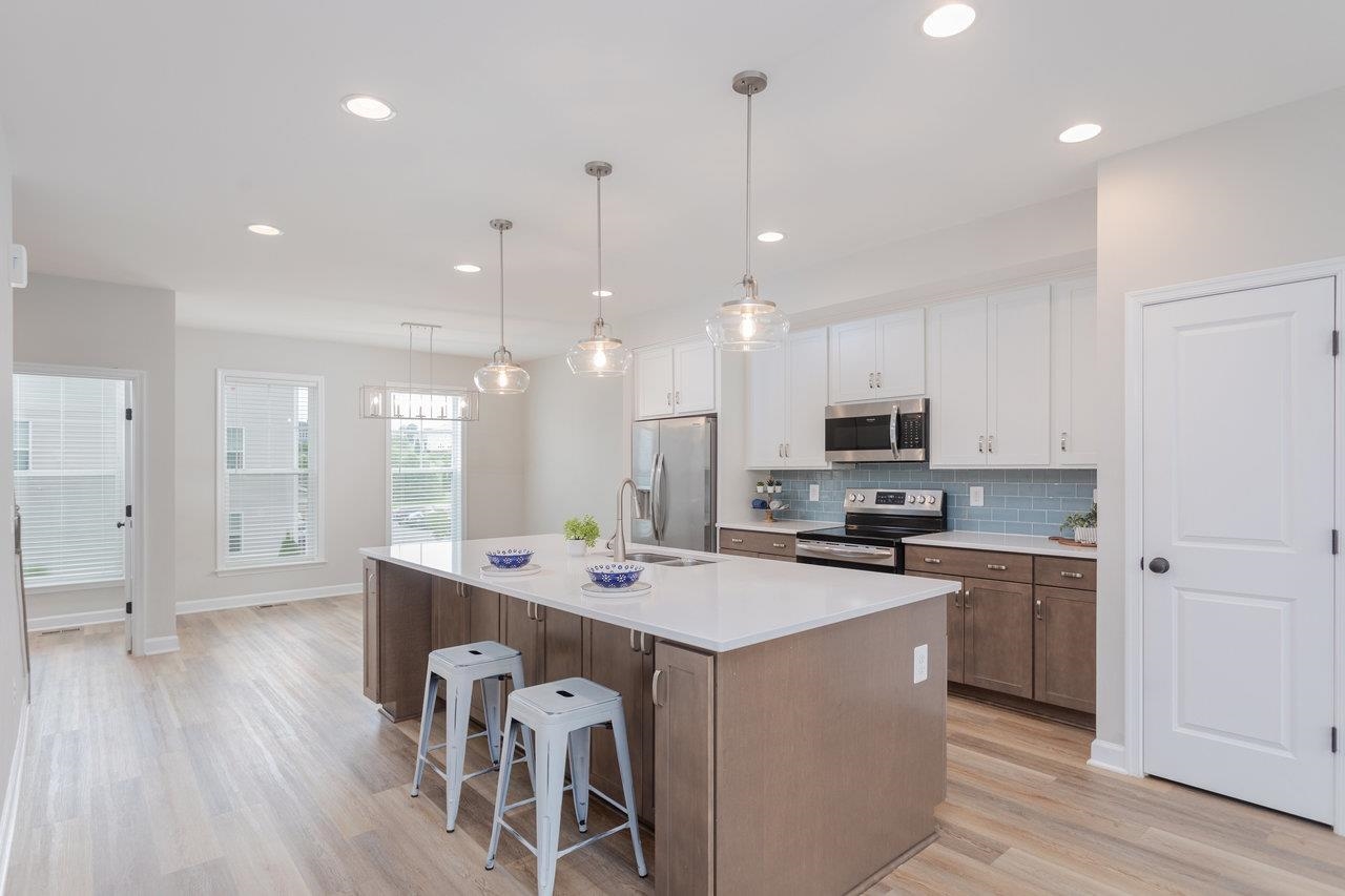 3389 MONTEREY DR