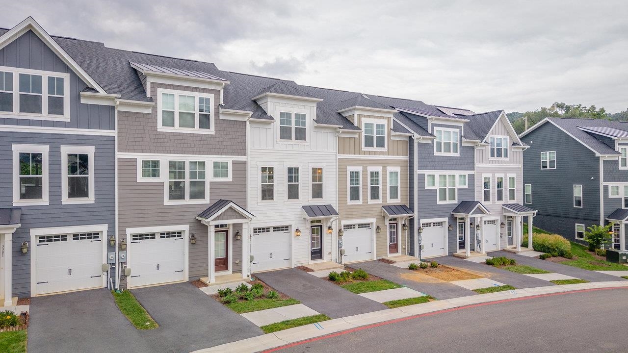 3389 MONTEREY DR