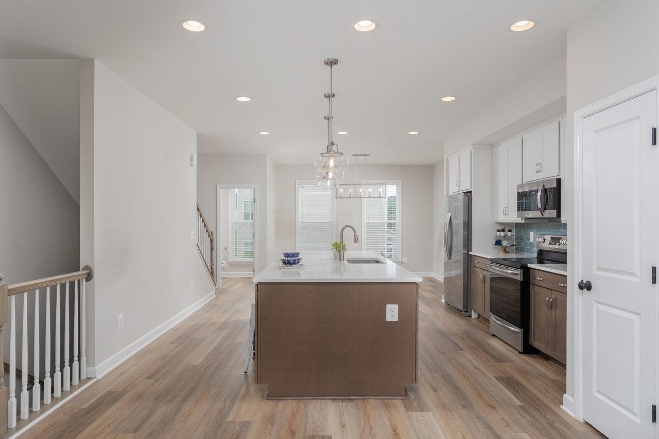 3389 MONTEREY DR