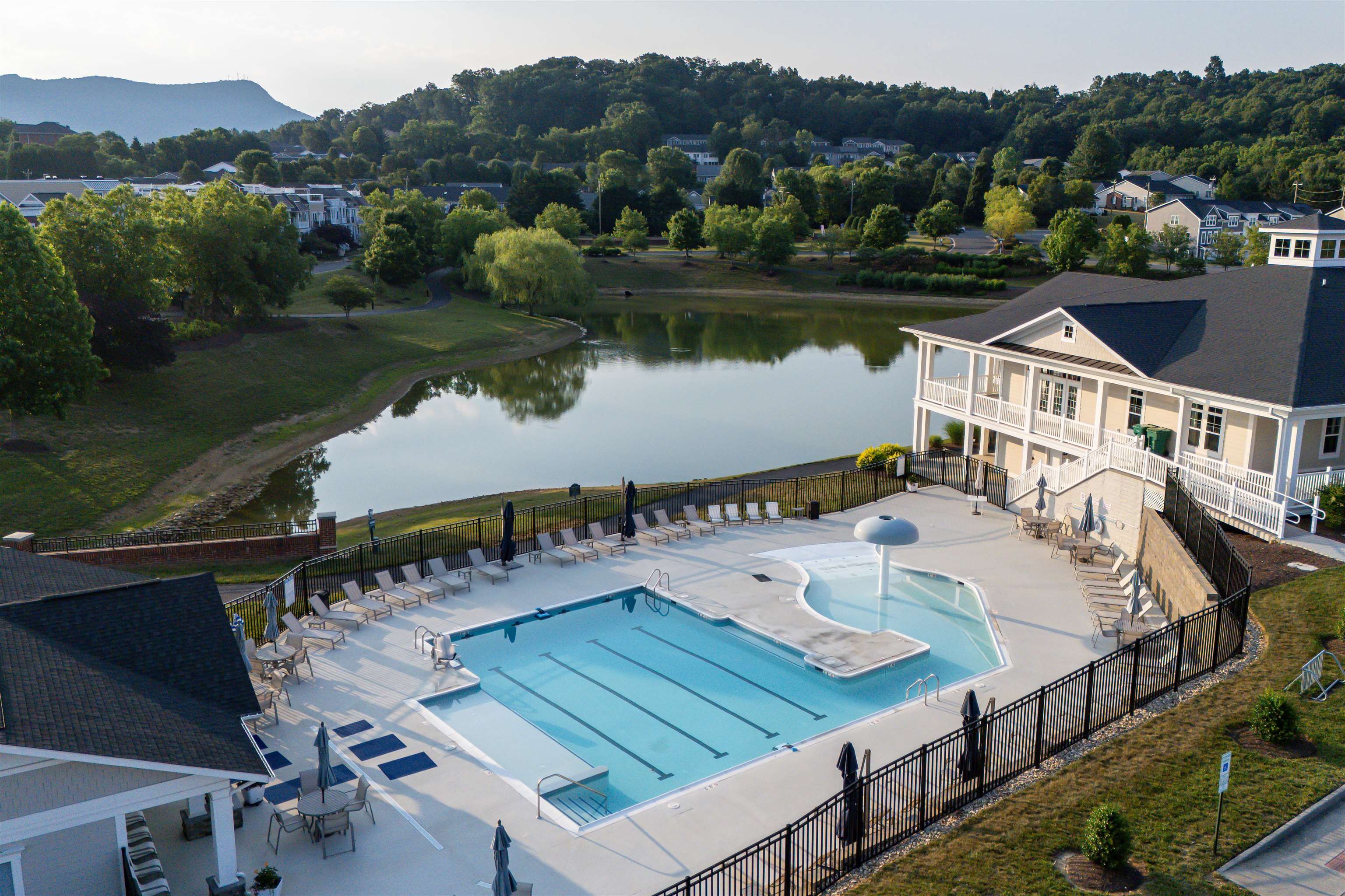 3389 MONTEREY DR