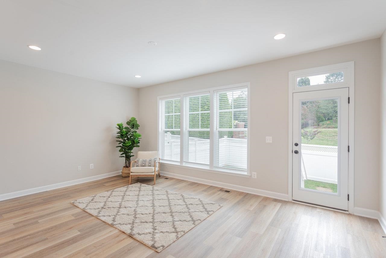 3389 MONTEREY DR