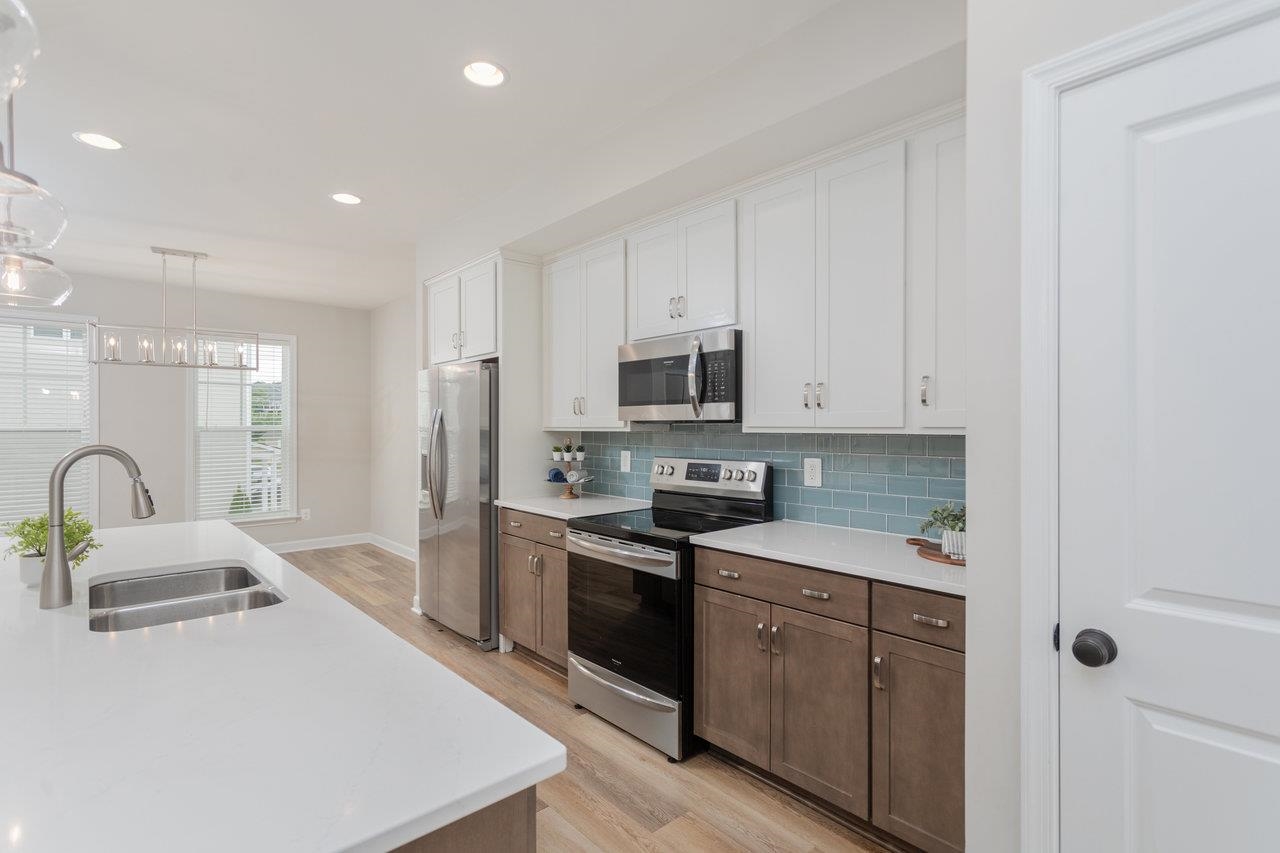 3389 MONTEREY DR
