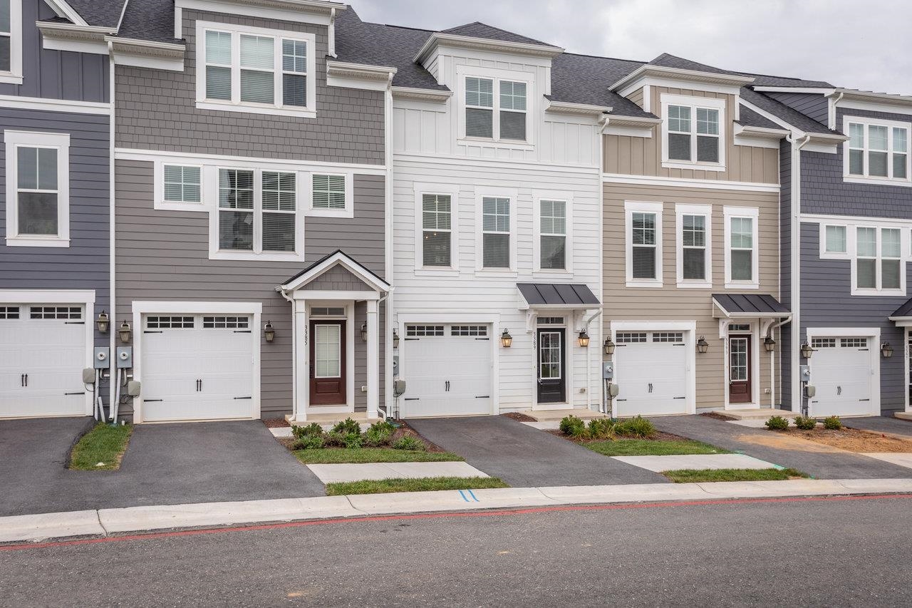 3389 MONTEREY DR