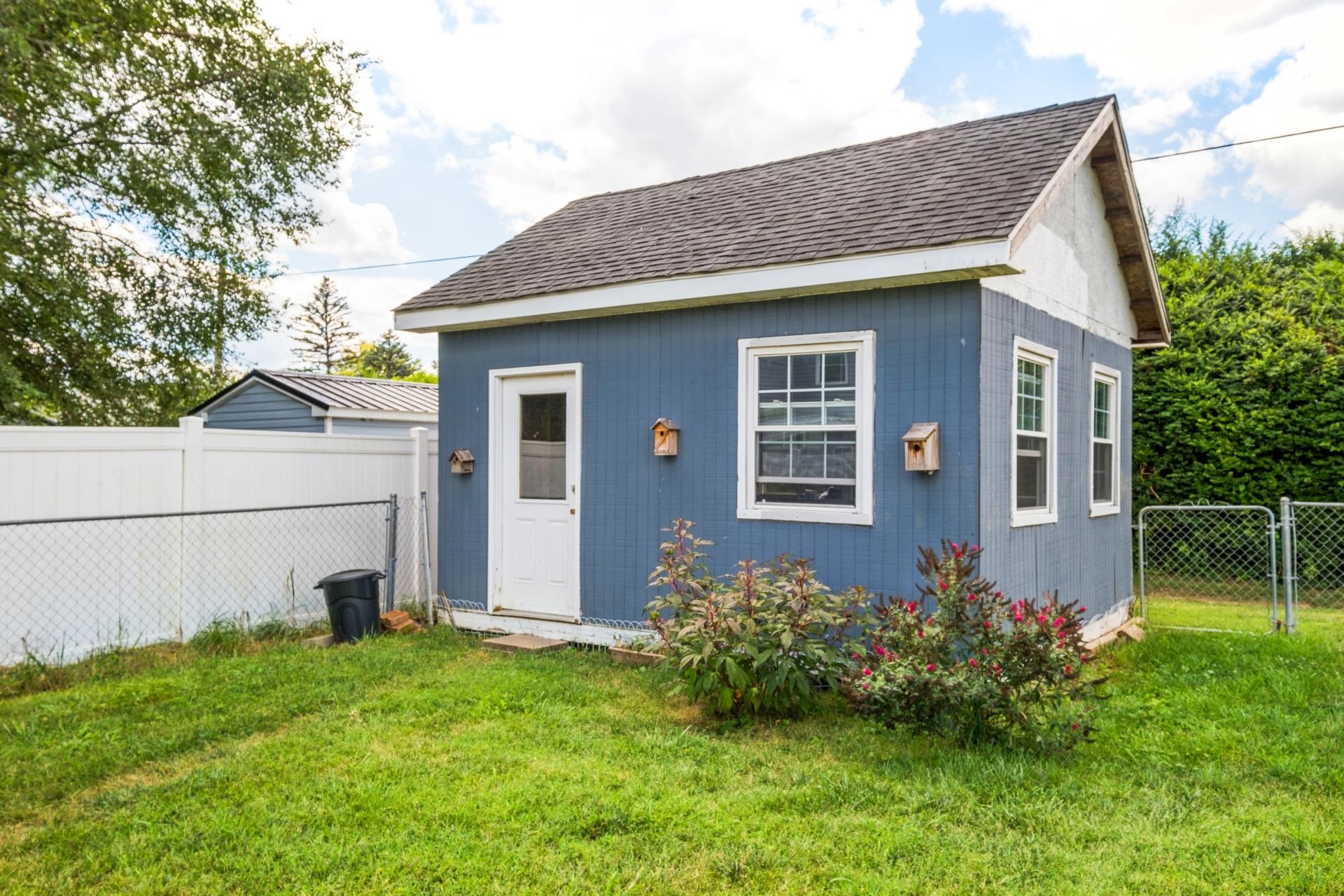 303 JACKSON AVE