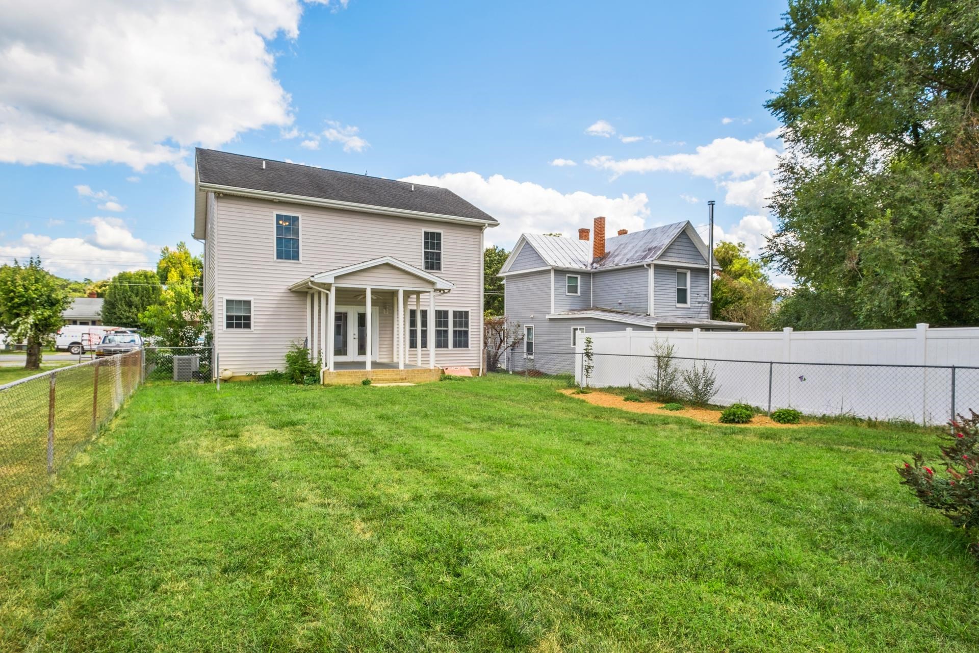 303 JACKSON AVE