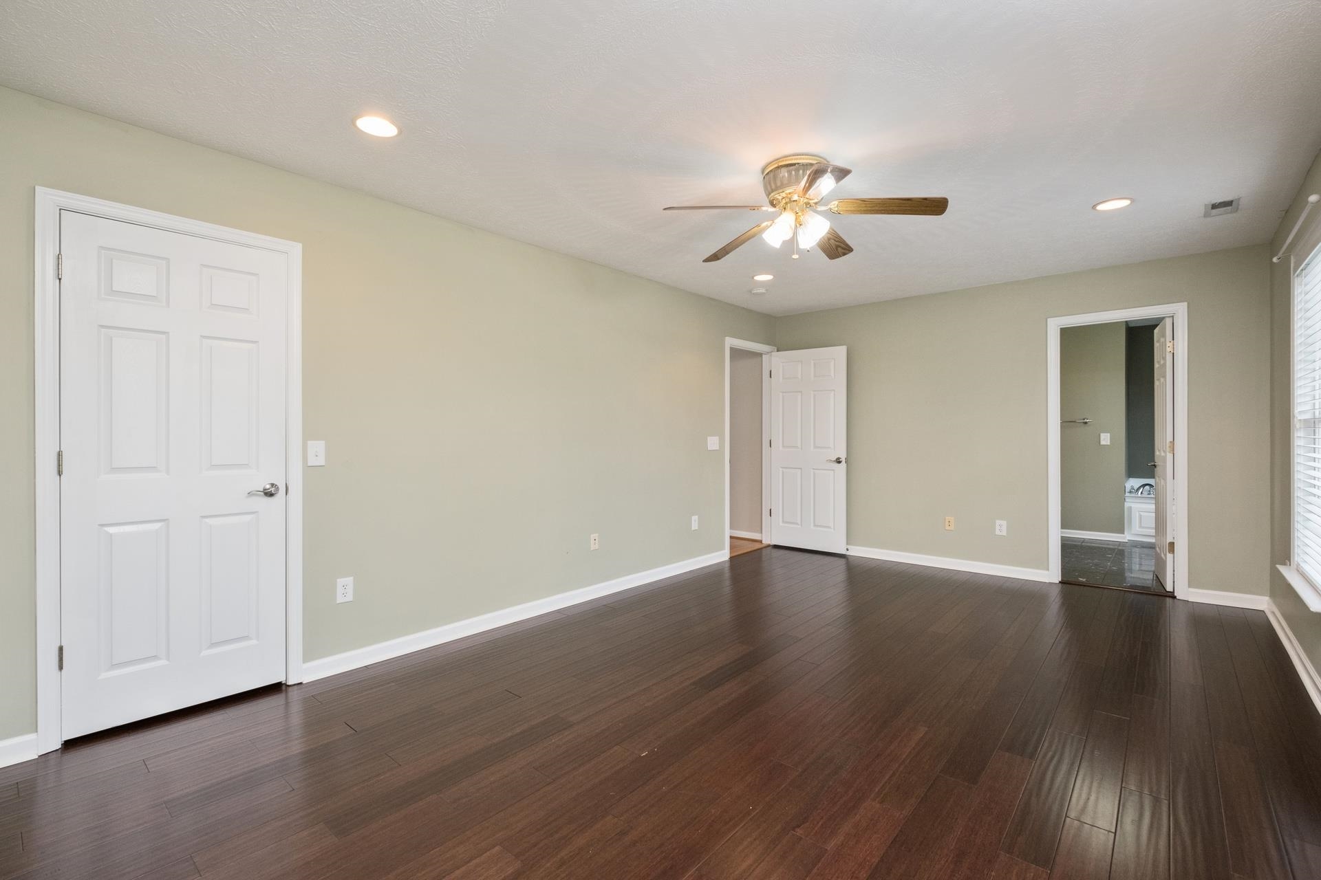 303 JACKSON AVE