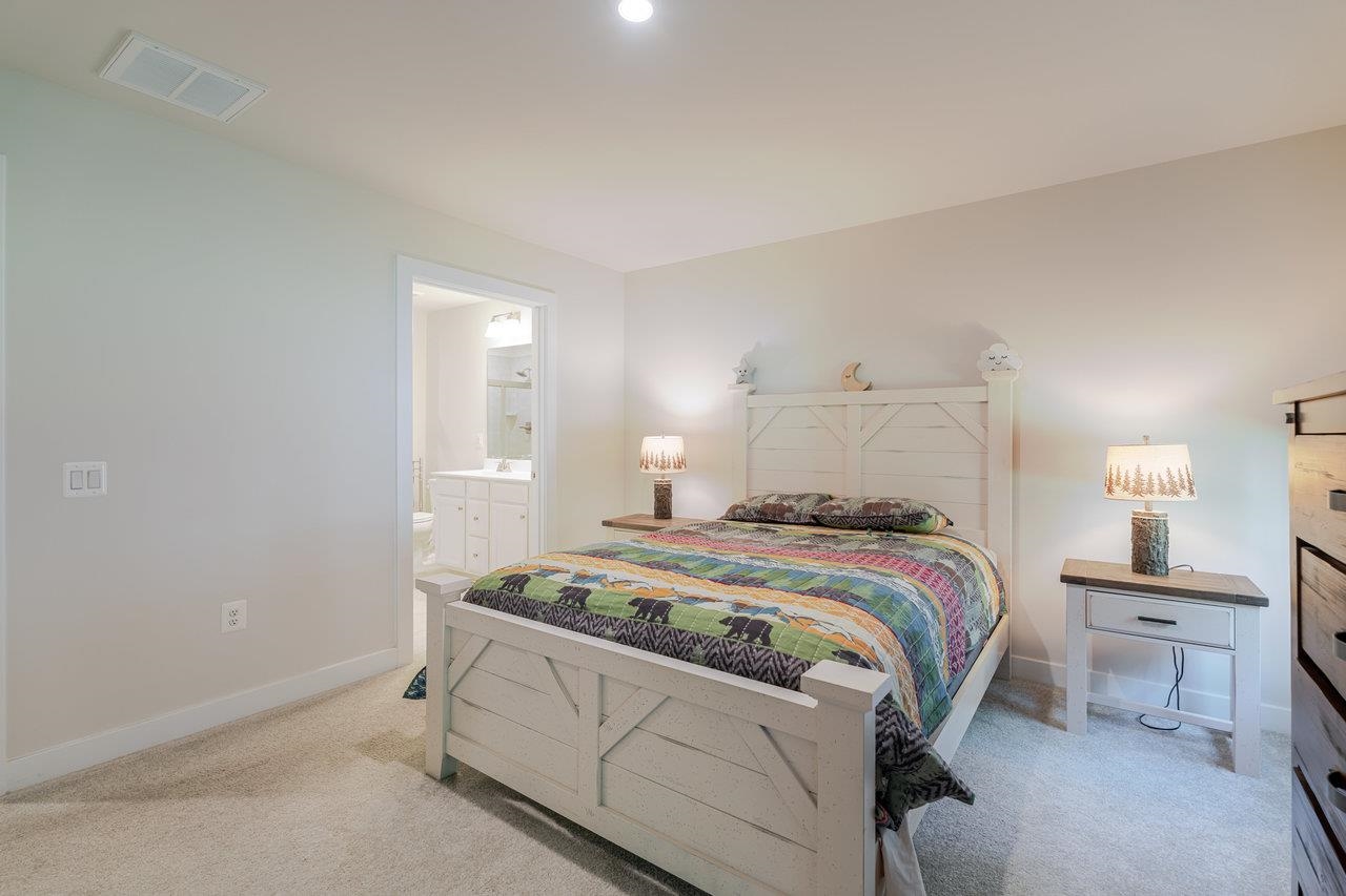 82 SHORT PEAK DR
