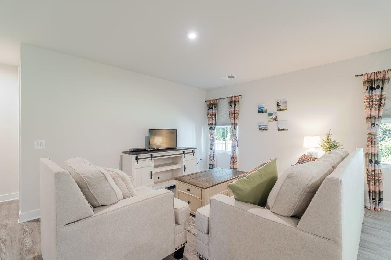 82 SHORT PEAK DR
