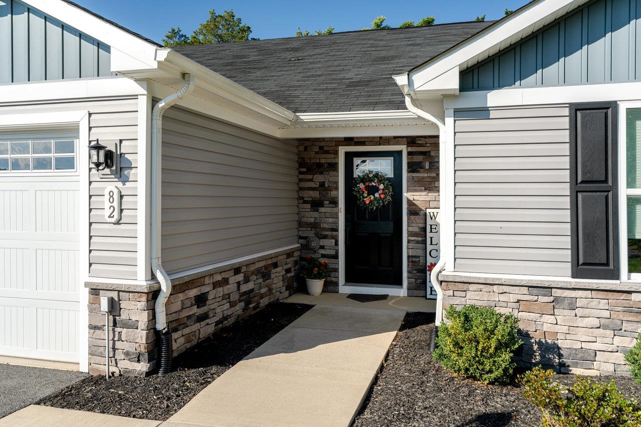 82 SHORT PEAK DR