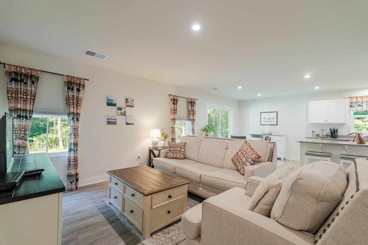 82 SHORT PEAK DR