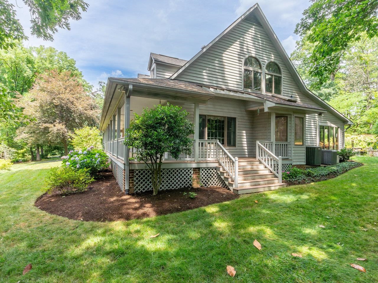 2555 KARAWOOD LN