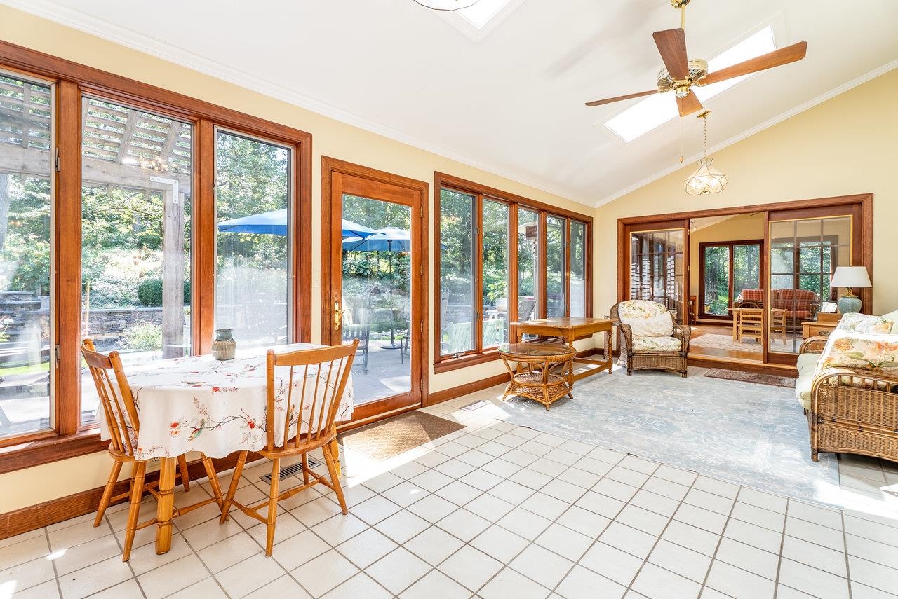 2555 KARAWOOD LN