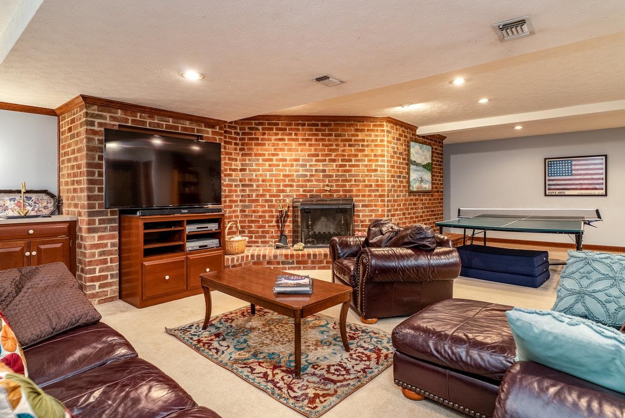 2555 KARAWOOD LN