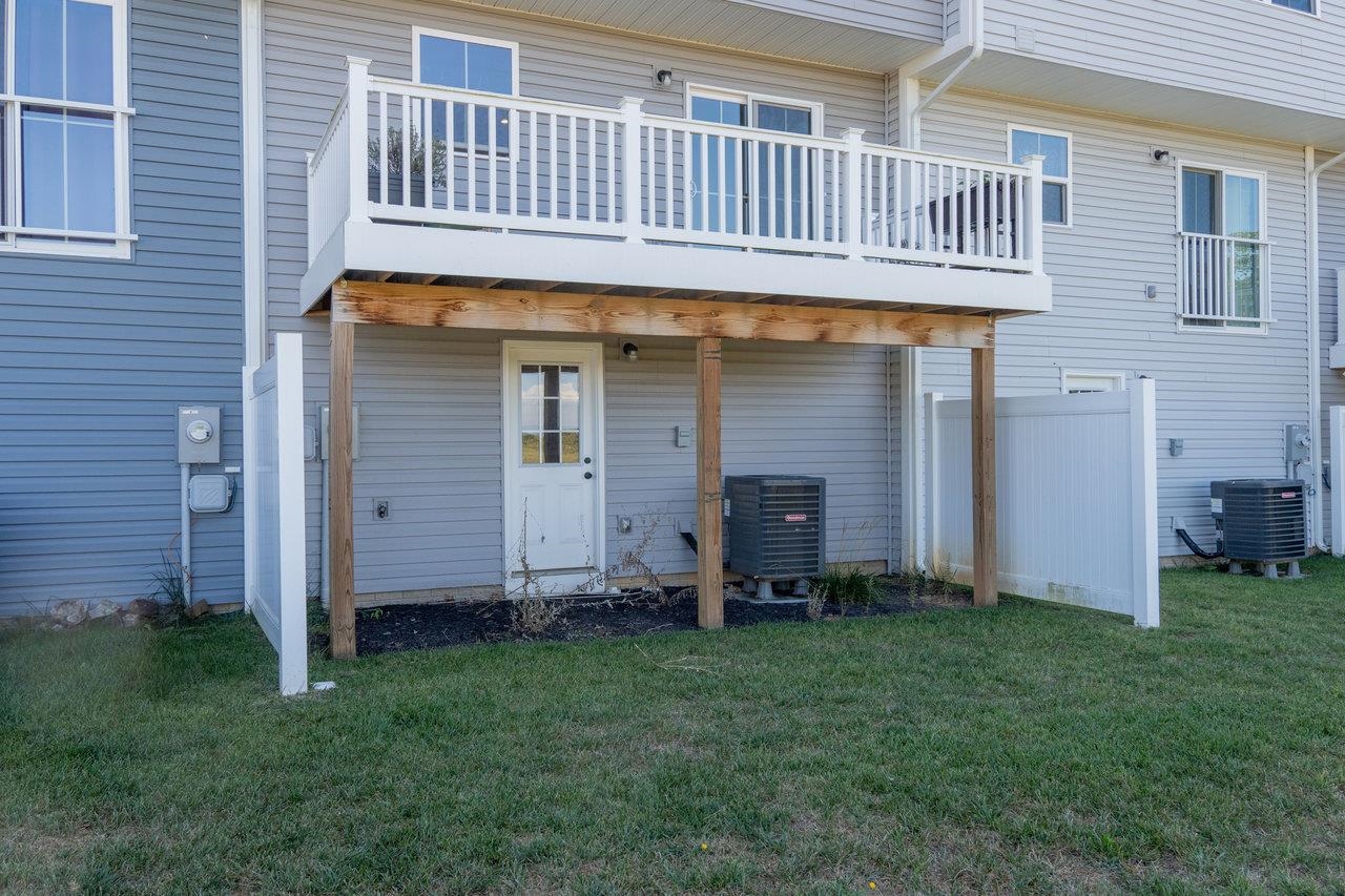 775 CARSON CIR