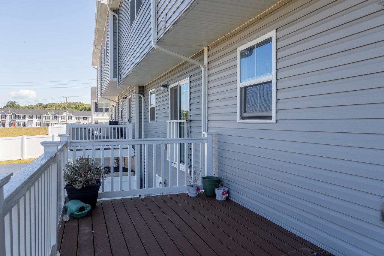 775 CARSON CIR