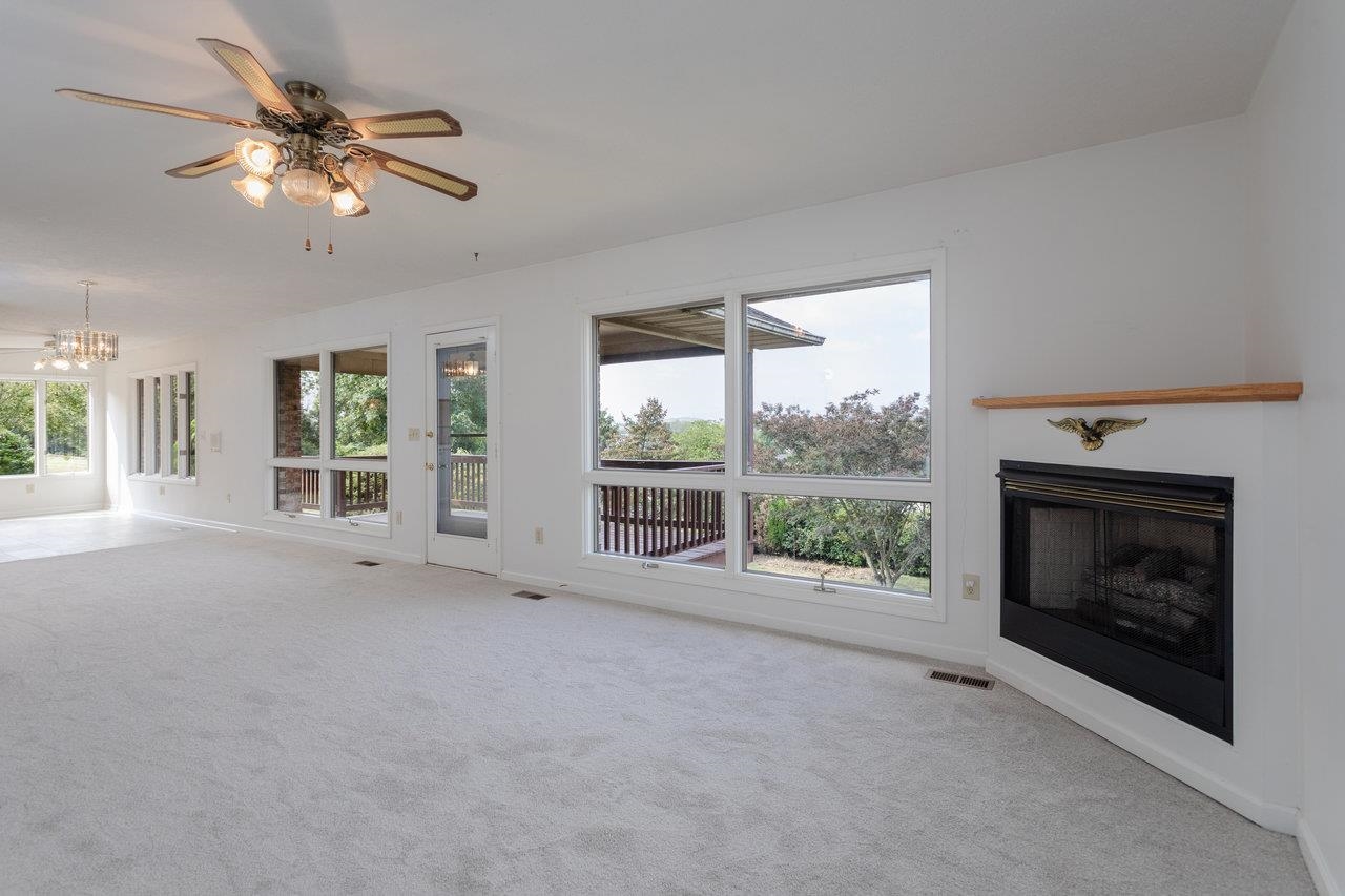 624 ERICKSON AVE