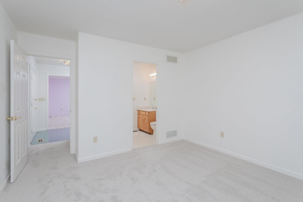 624 ERICKSON AVE