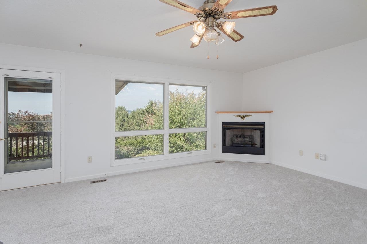 624 ERICKSON AVE