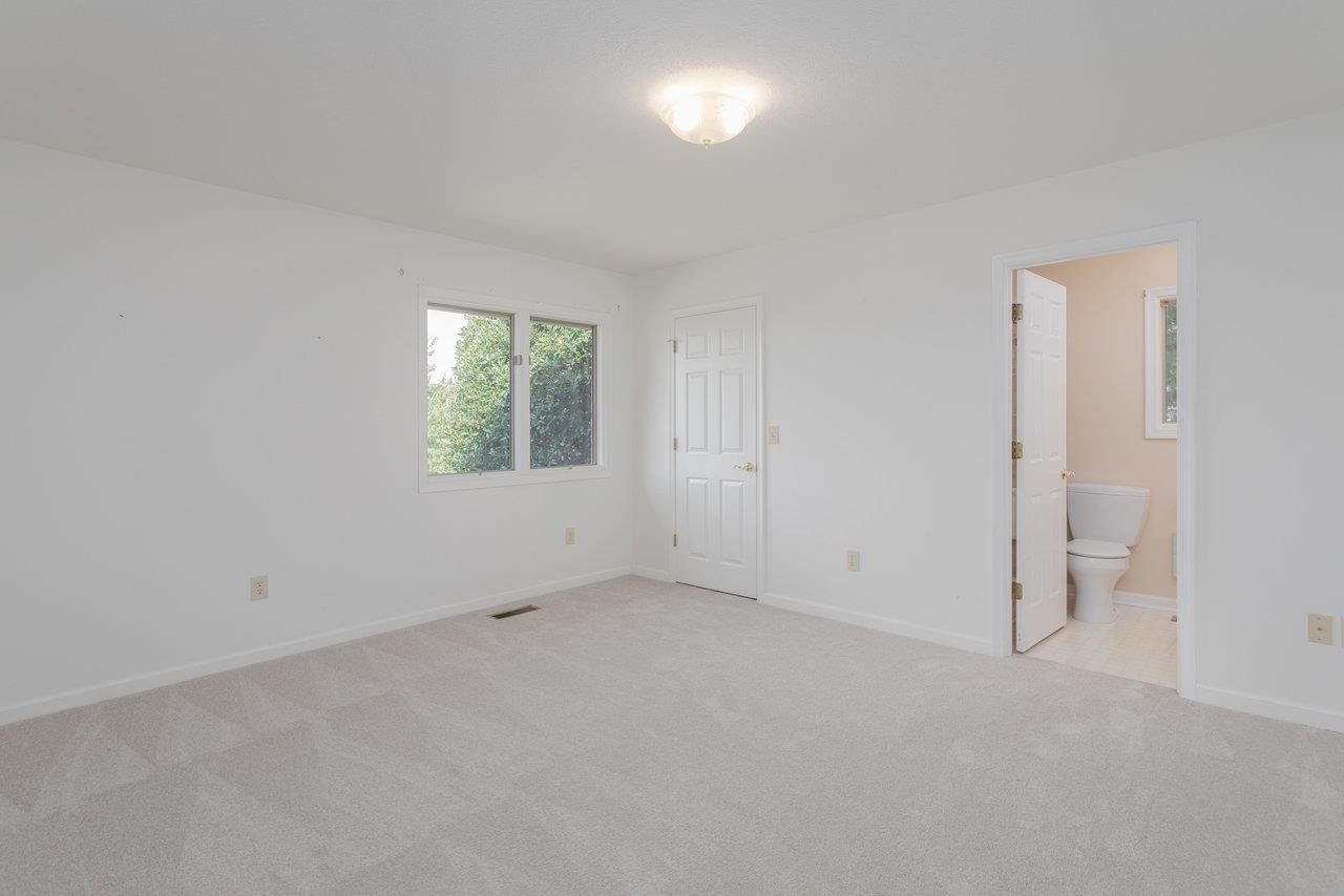 624 ERICKSON AVE