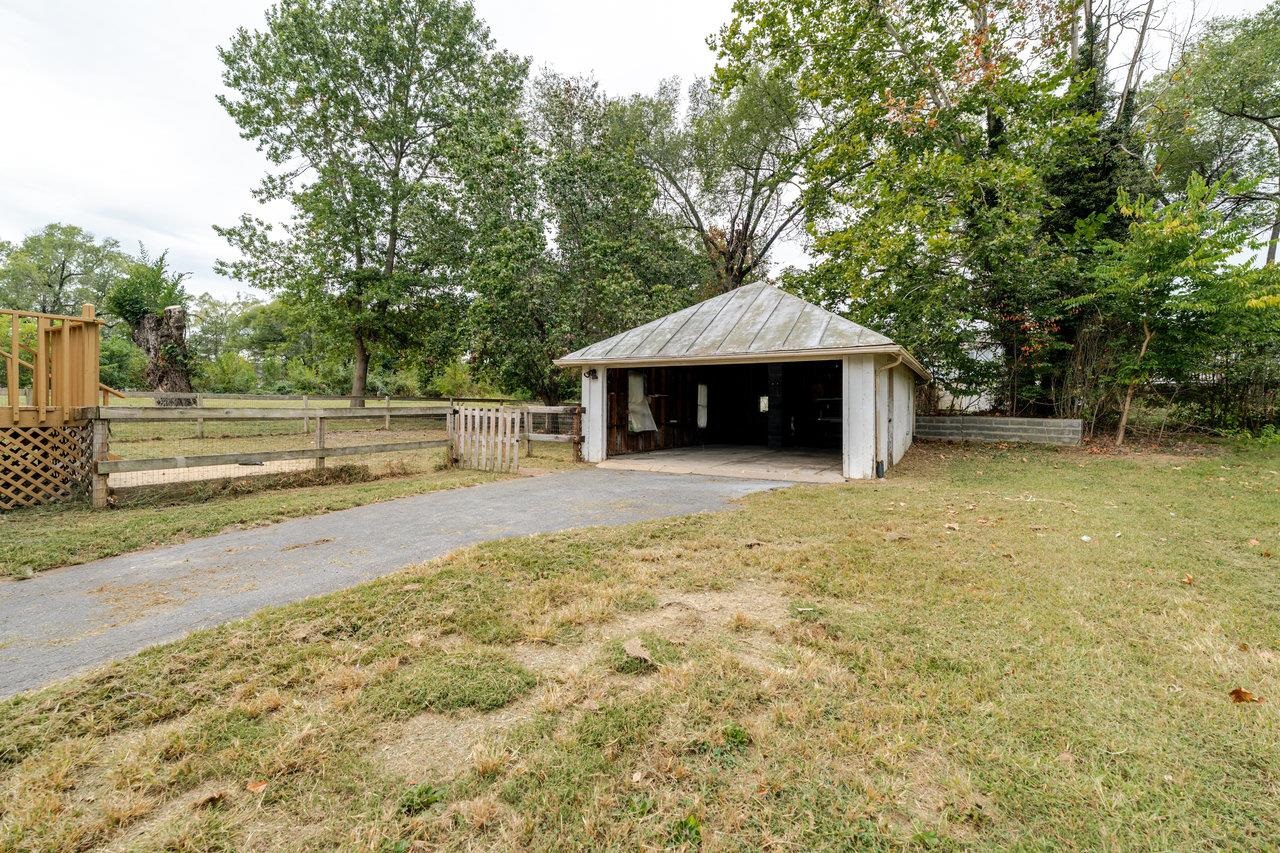 9571 TOWN HALL RD