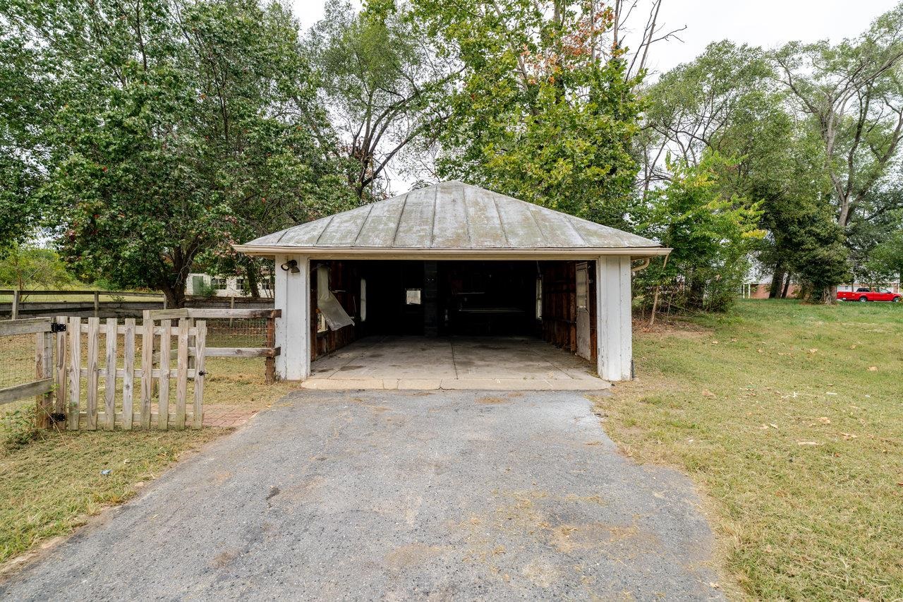 9571 TOWN HALL RD