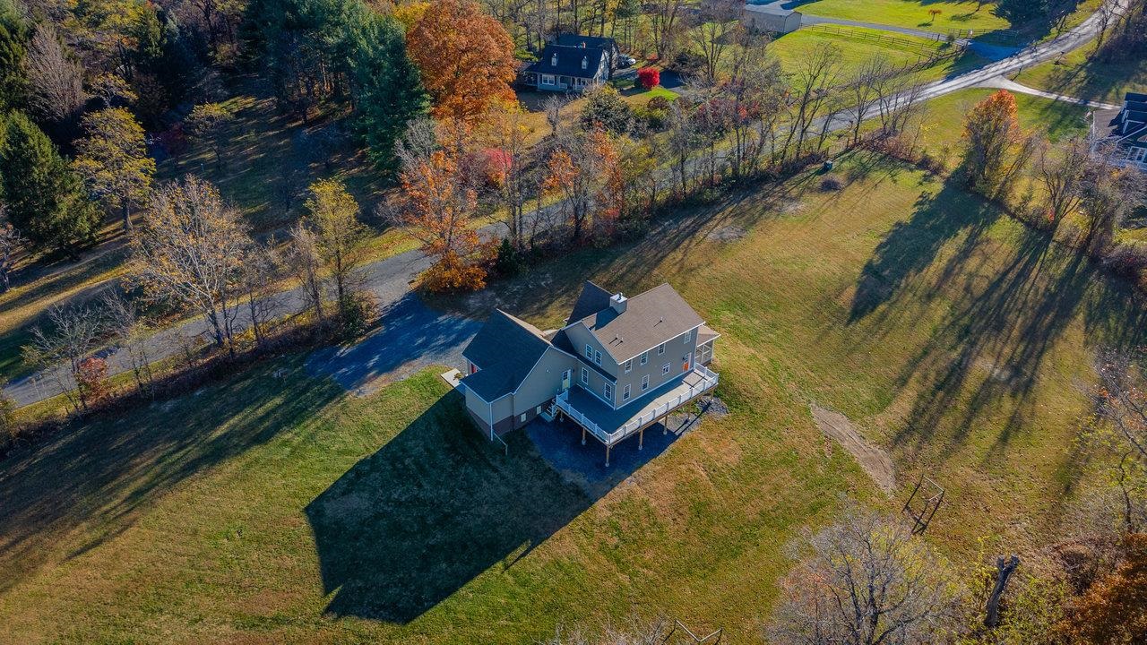 82 SMOKY ROW RD