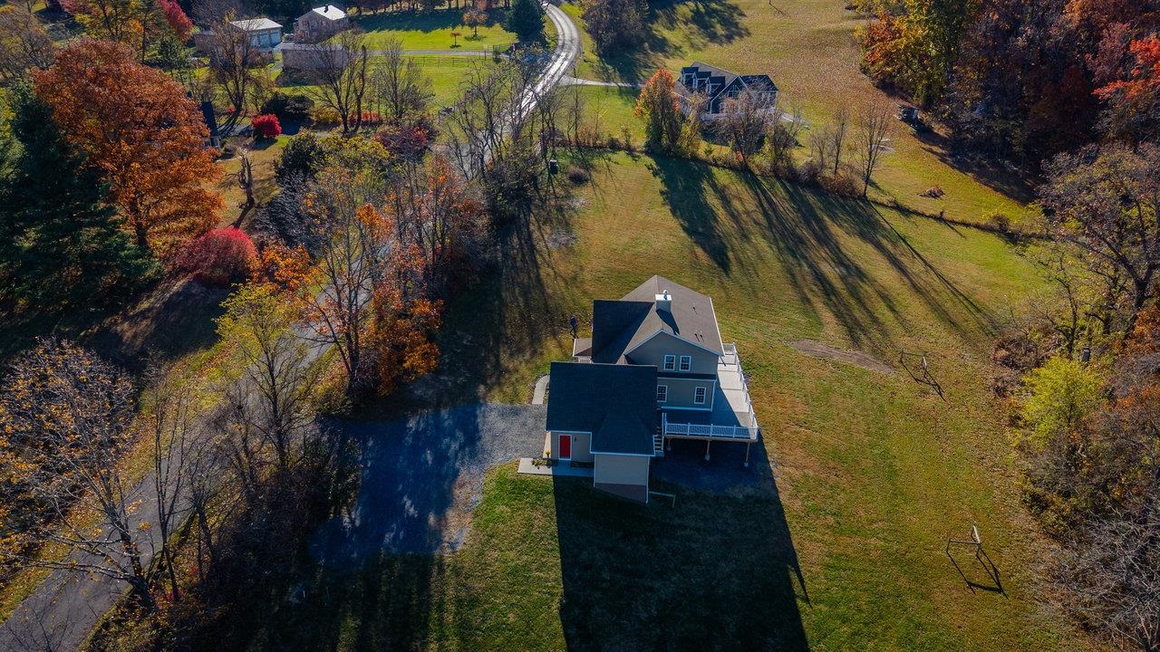 82 SMOKY ROW RD