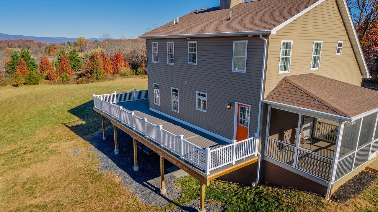 82 SMOKY ROW RD
