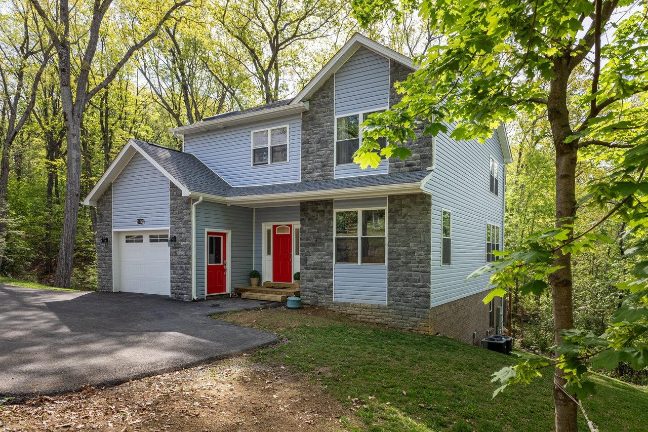 1176B NELSON DR