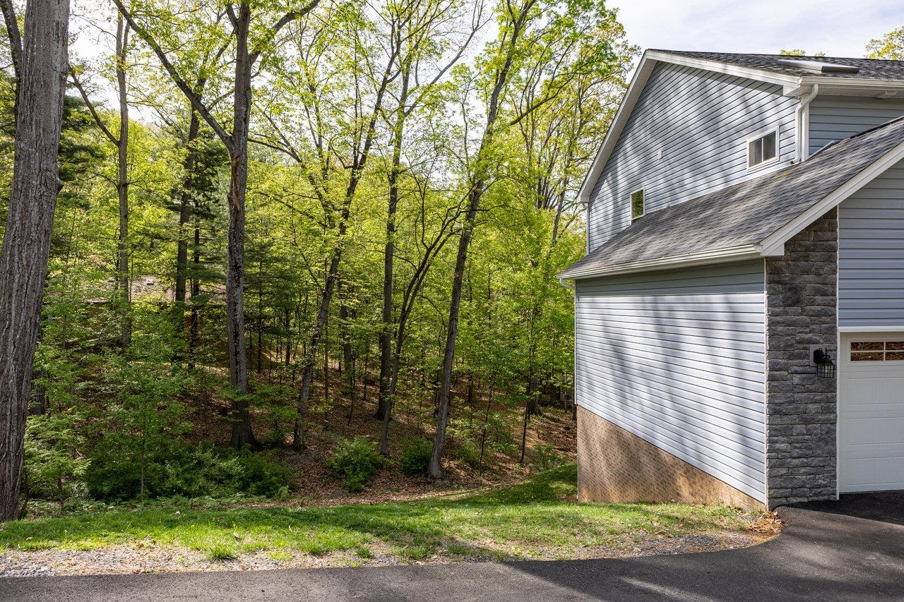 1176B NELSON DR