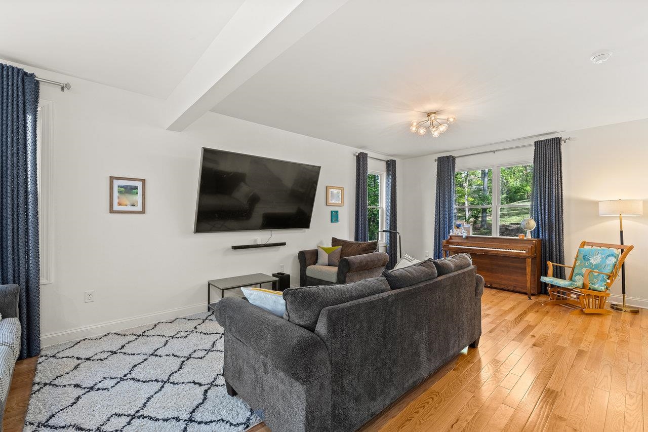 1176B NELSON DR