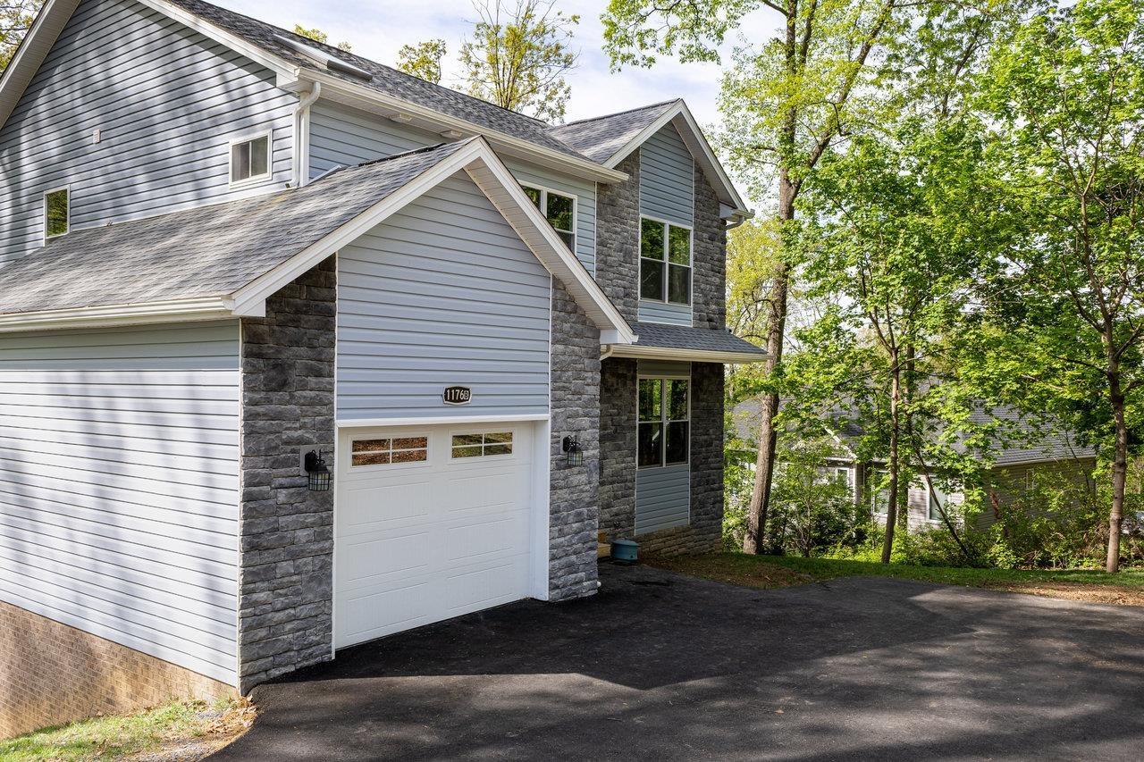 1176B NELSON DR