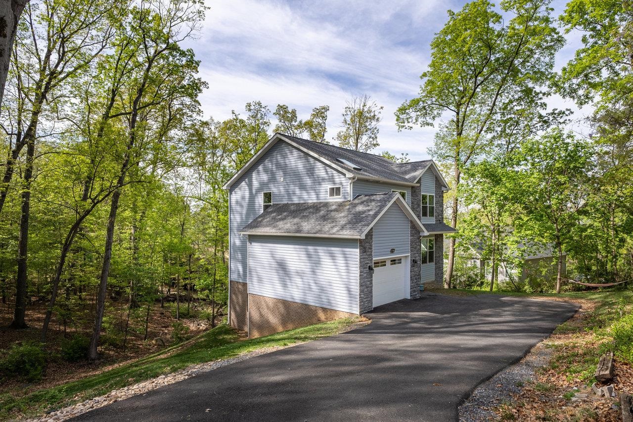 1176B NELSON DR