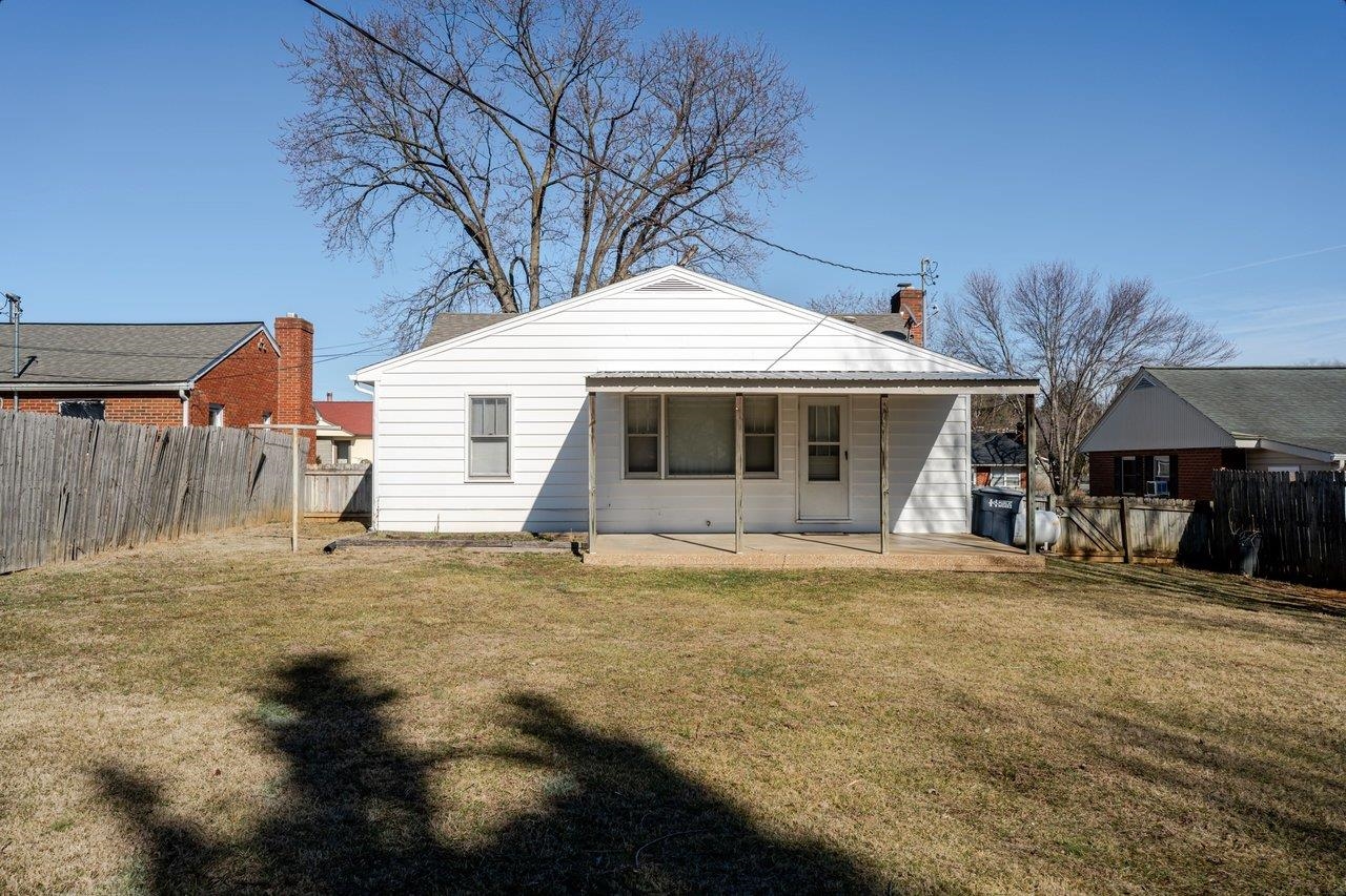 913 SPOTSWOOD DR