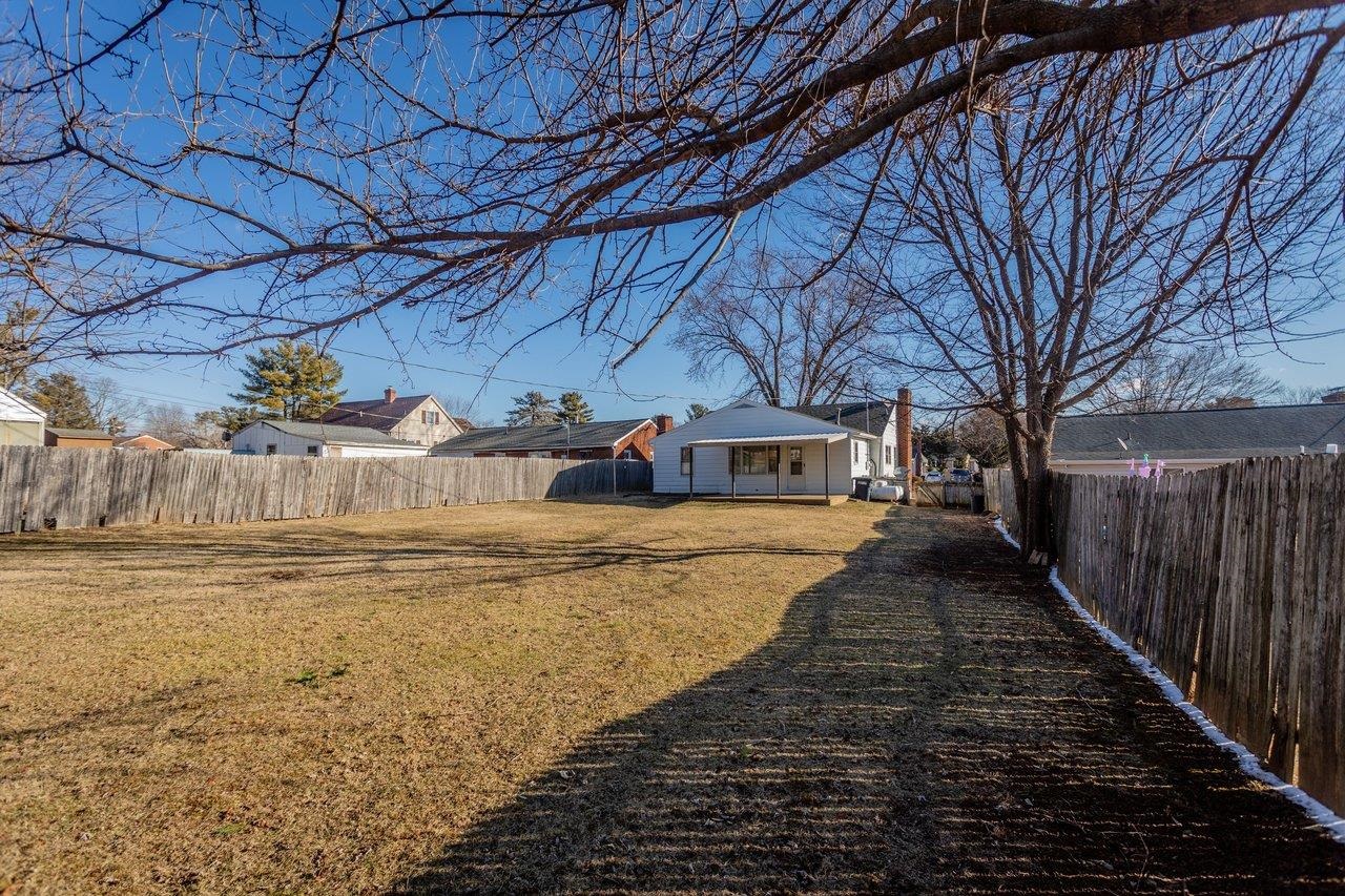 913 SPOTSWOOD DR