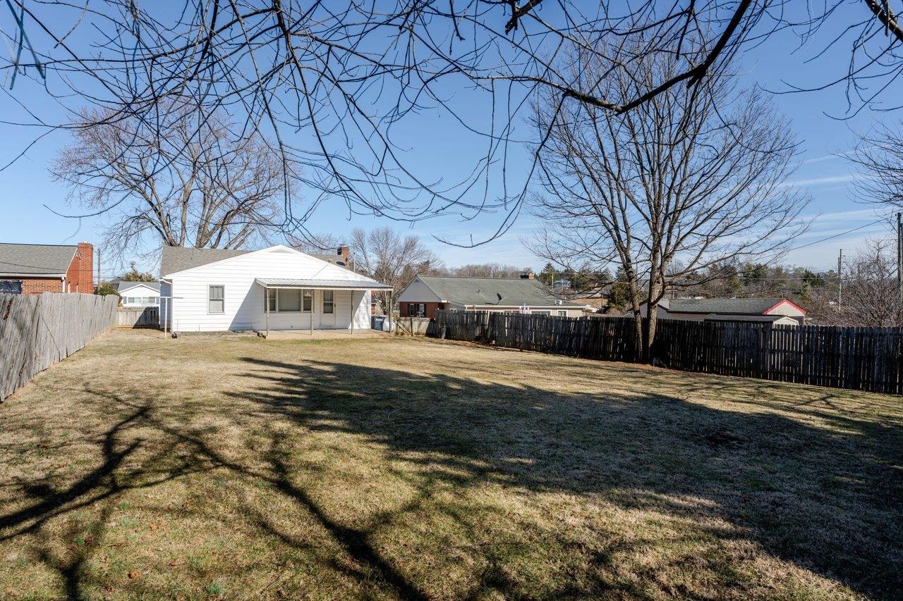 913 SPOTSWOOD DR