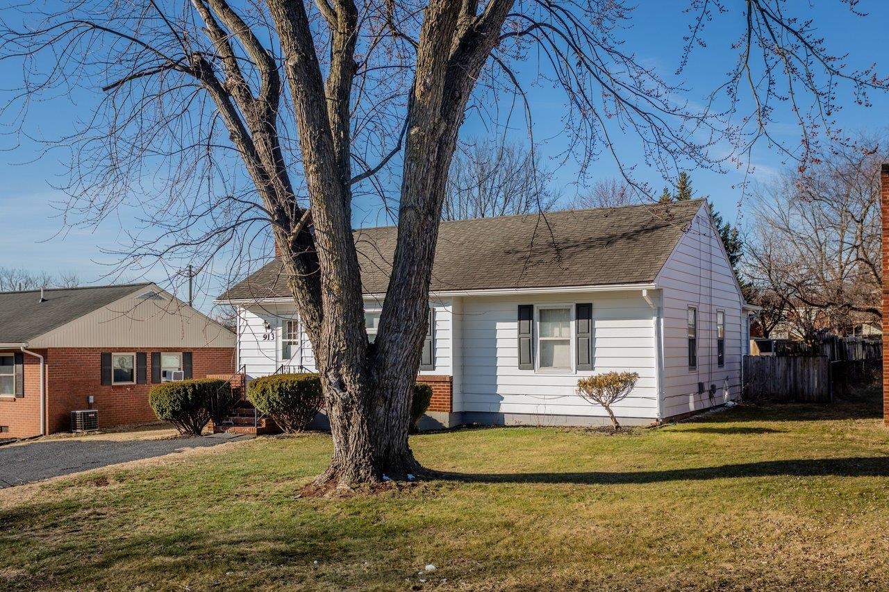 913 SPOTSWOOD DR