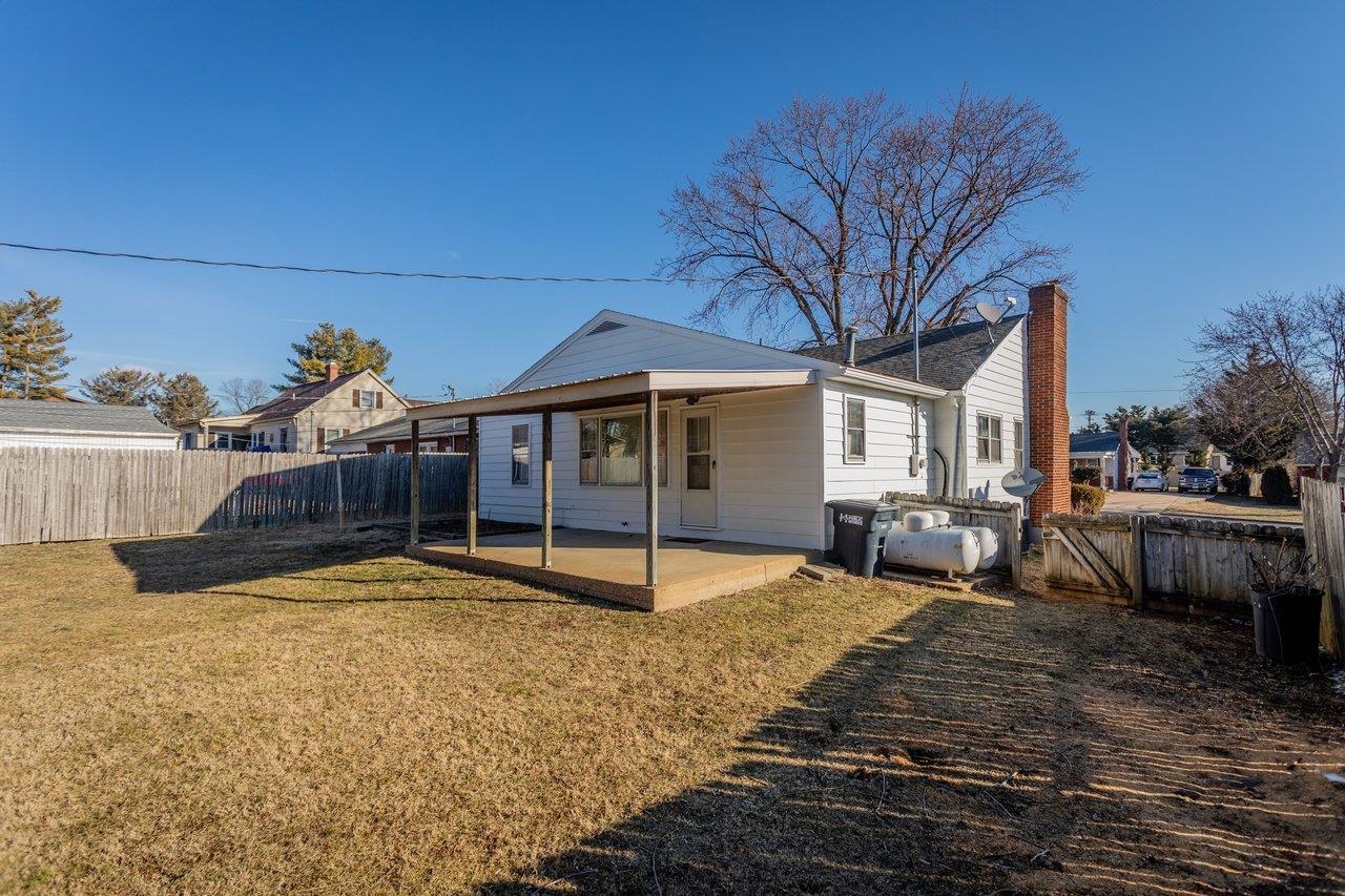 913 SPOTSWOOD DR