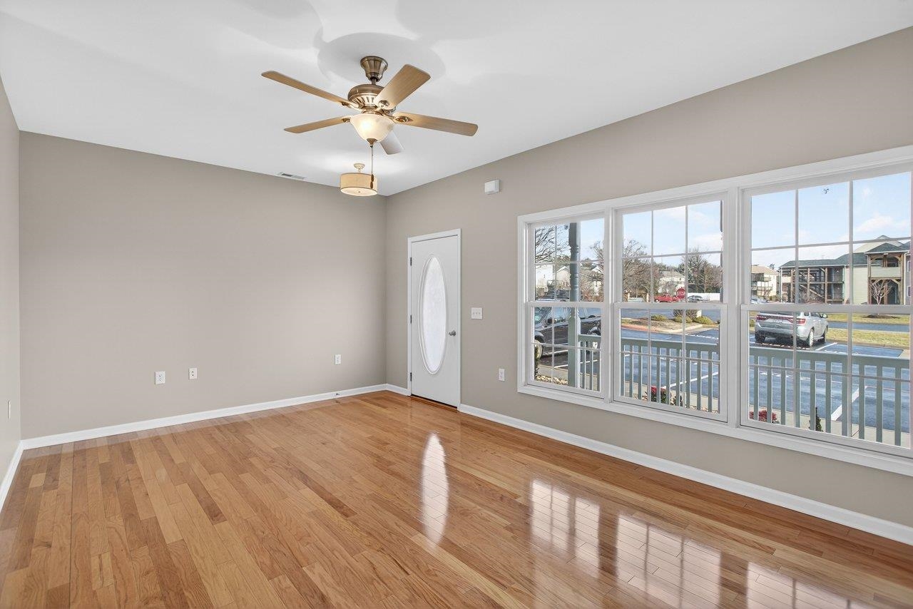 1205 SETTLERS LN
