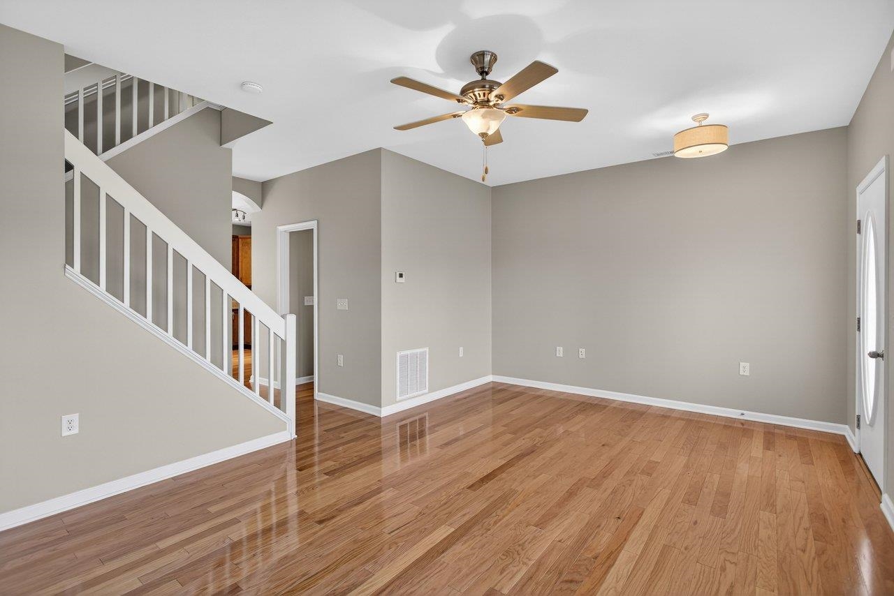 1205 SETTLERS LN