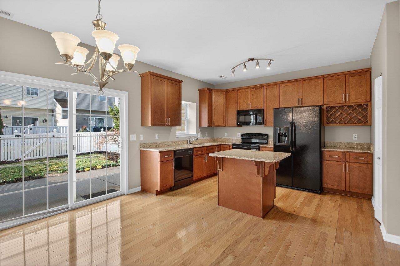 1205 SETTLERS LN