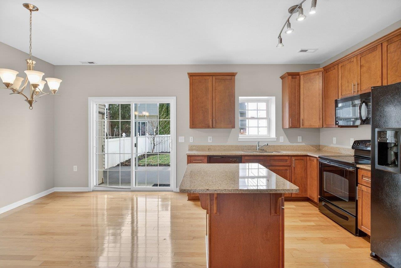 1205 SETTLERS LN