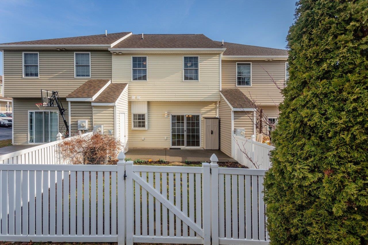 1205 SETTLERS LN