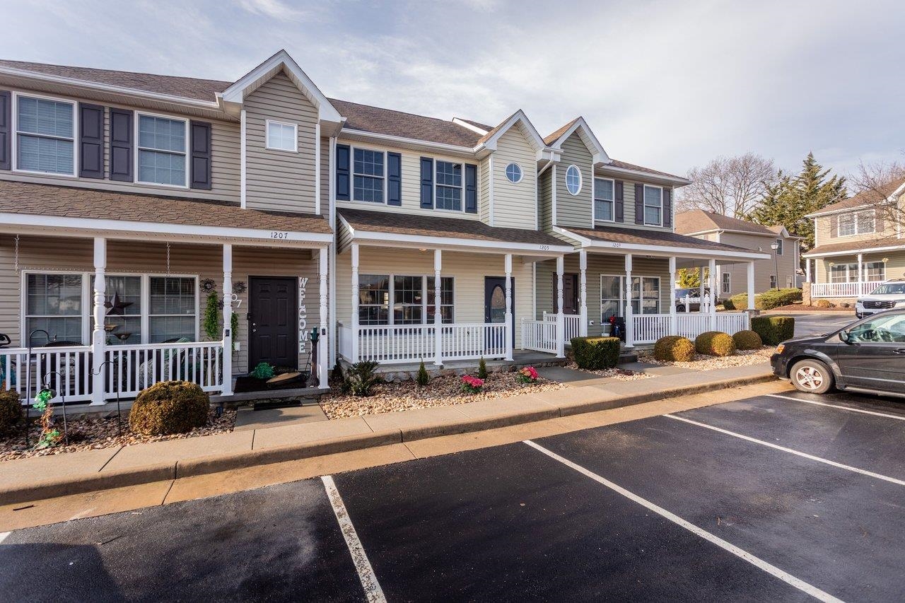 1205 SETTLERS LN
