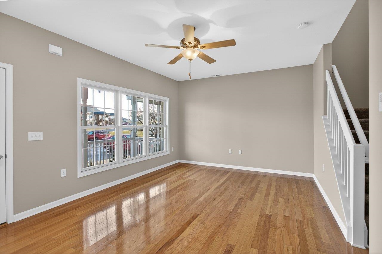 1205 SETTLERS LN